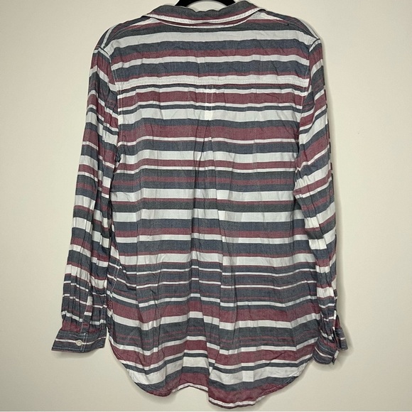 BEACHLUNCHLOUNGE Collection Beachy Striped Summer Longlined Buttondown Shirt - Picture 4 of 8